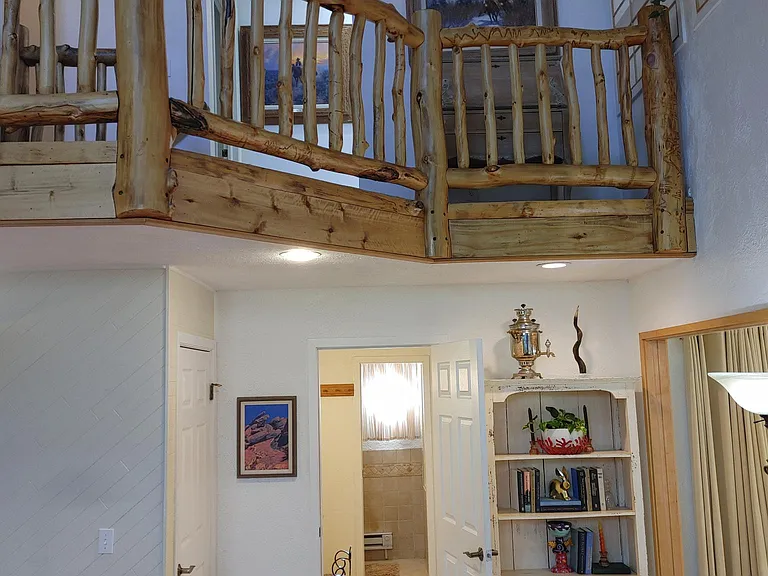 455 Delaware Dr — Photo 26