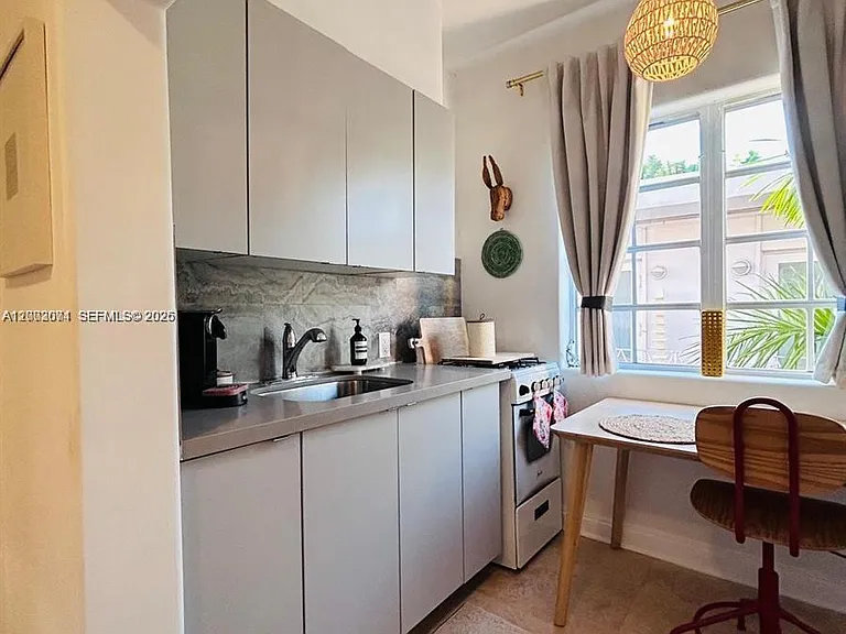 1227 Euclid Ave #7 — Photo 5