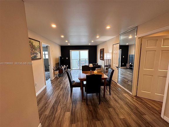 2nd image of 1605 Pennsylvania Ave APT 303