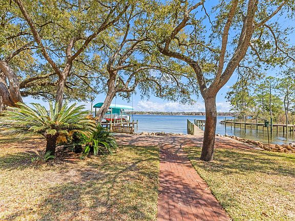2nd image of 120 Bahia Vista Dr