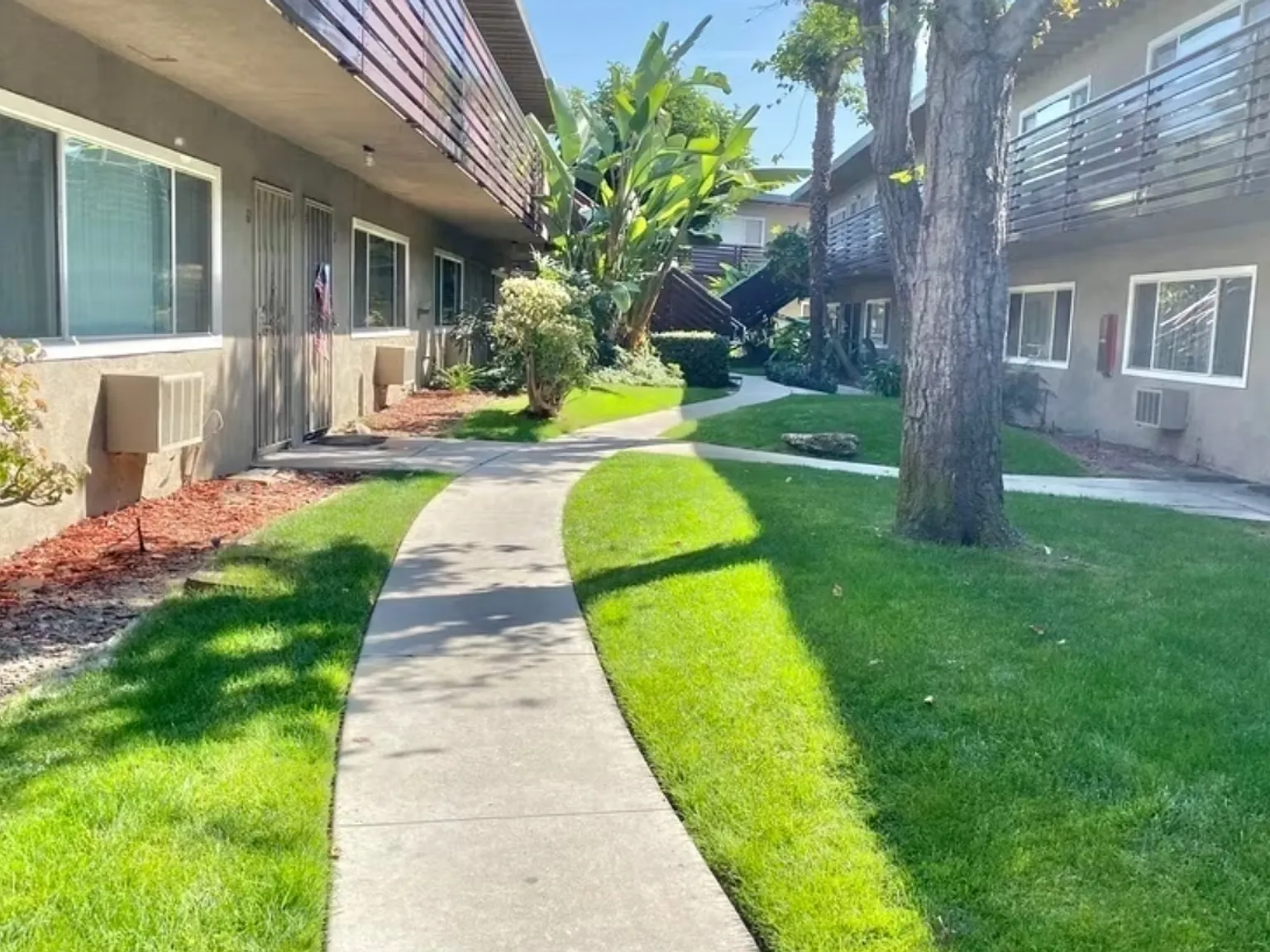 Vine Fullerton Apartments — Photo 3
