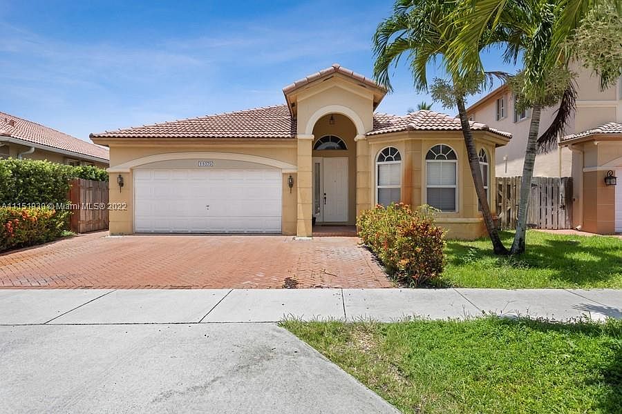 1st image of 11079 NW 80th Ln