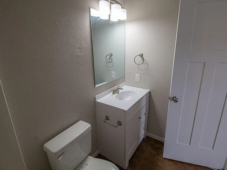 1401 Bodie Dr — Photo 16