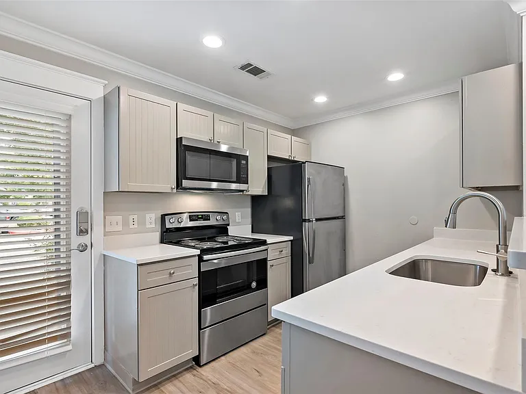 1725 Harvey Mitchell Pkwy S #1112 — Photo 11