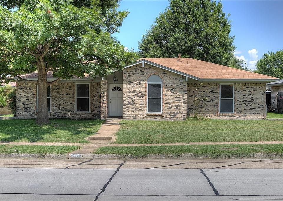 1st image of 2626 Sam Houston Dr