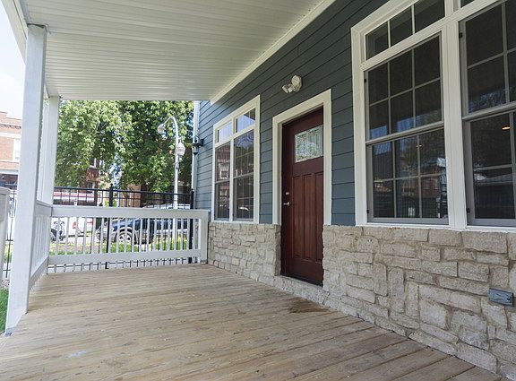 3rd image of 3140 N Richmond St #2