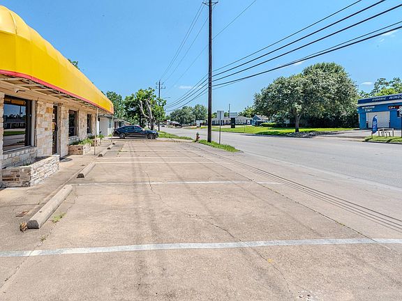 5th image of 2125 Strawberry Rd