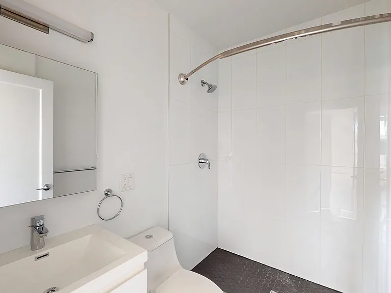 1408 California St #305 — Photo 16