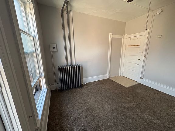 2nd image of 399 Ashland Ave #5E