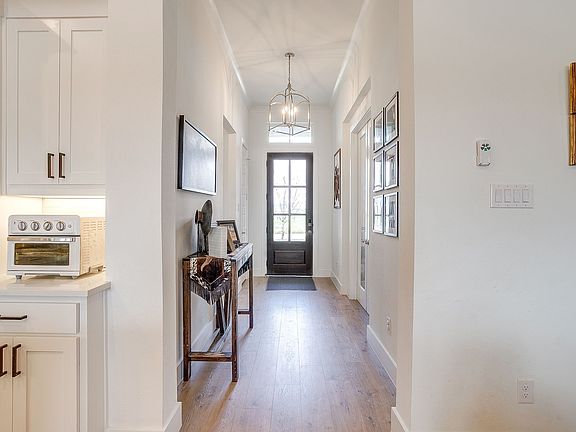 4th image of 121 Rocky Top Ranch Ln