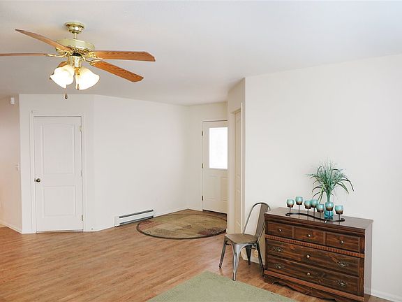 2nd image of 419 Chert Dr