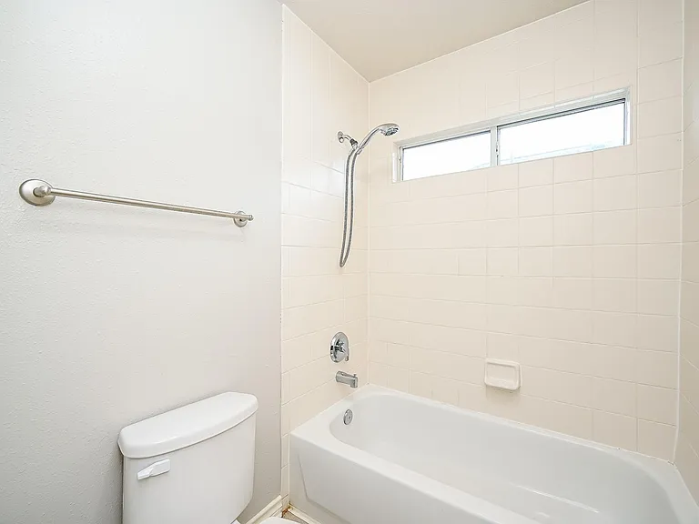 8135 Cove Timbers Ln — Photo 27