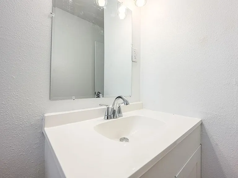 1013 Holton Ave #2 — Photo 19