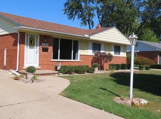 31688 Bretton St, Livonia, MI 48152