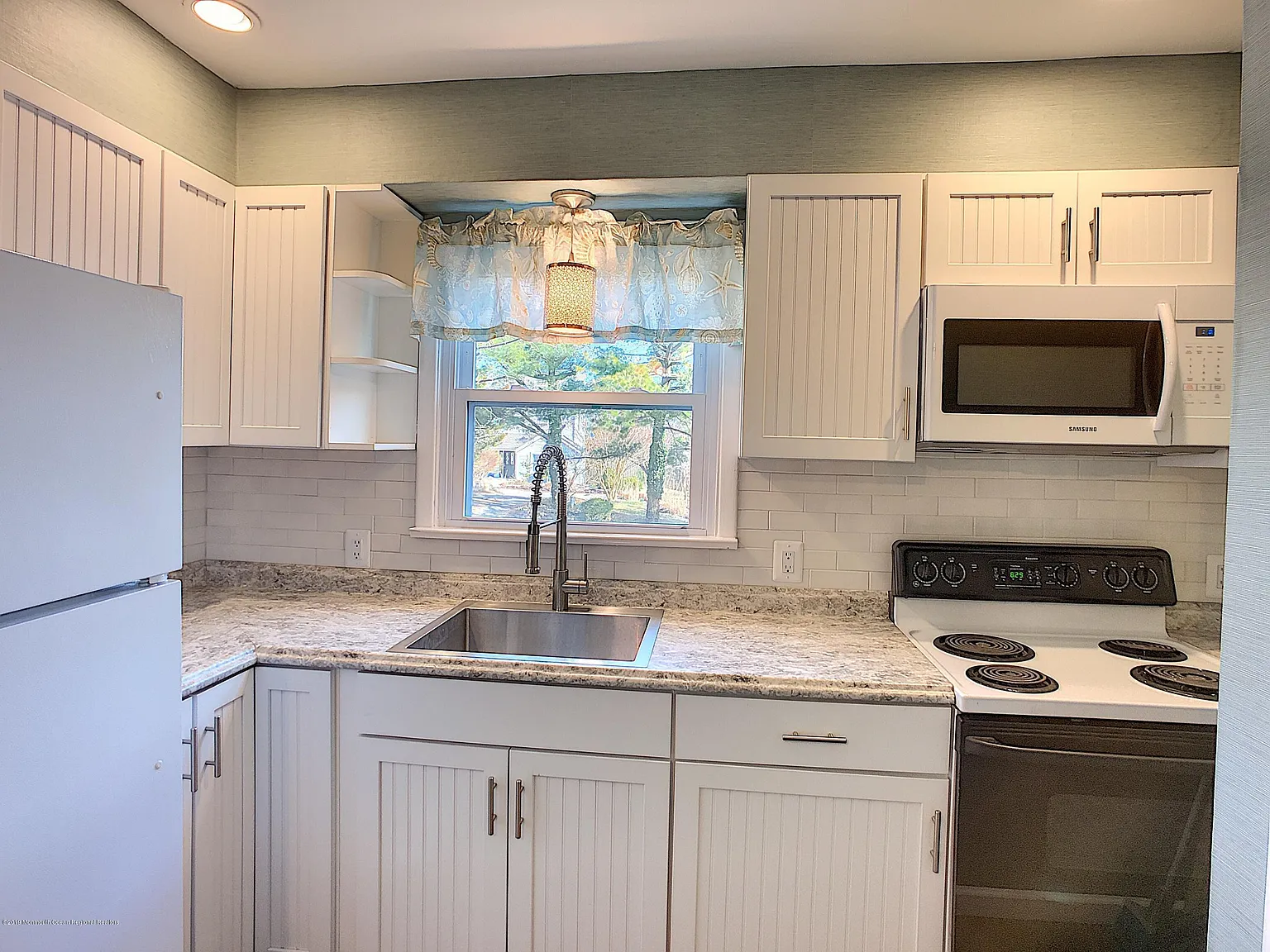2 bed, $2,400 — Photo 3