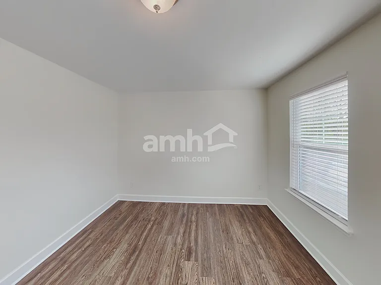 1033 Bluewater Point Dr — Photo 13