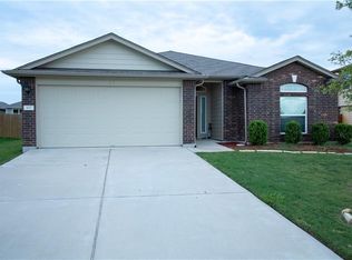 107 Sabine River Dr, Hutto, TX 78634