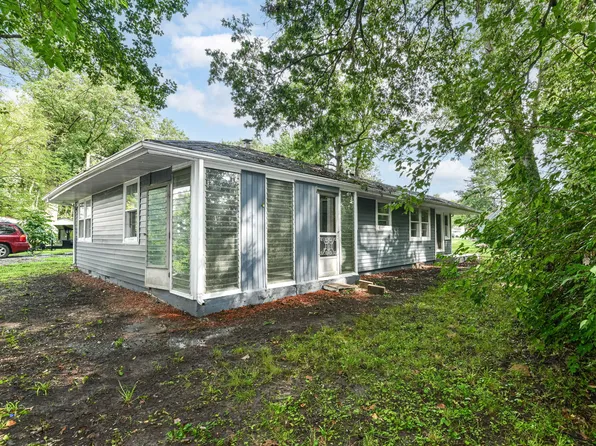 5727 Oak Ln, Anderson, IN 46013