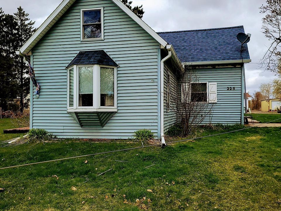 1st image of 225 Lulu Ave W