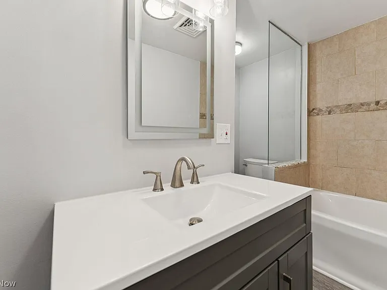 1387 Dietz Ave — Photo 19