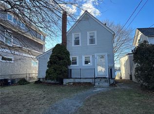 12 Leslie Ave, Barrington, RI 02806
