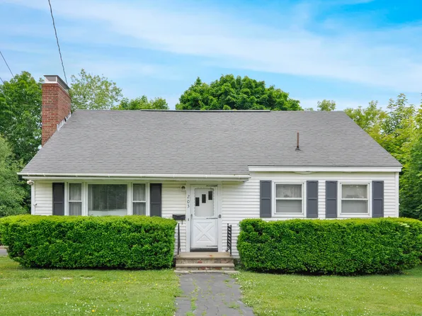 203 Parkway N, Brewer, ME 04412