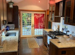 236 Washington St APT 3, Marblehead, MA 01945