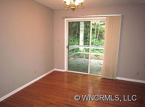 4th image of 300 Fountain Trace Dr