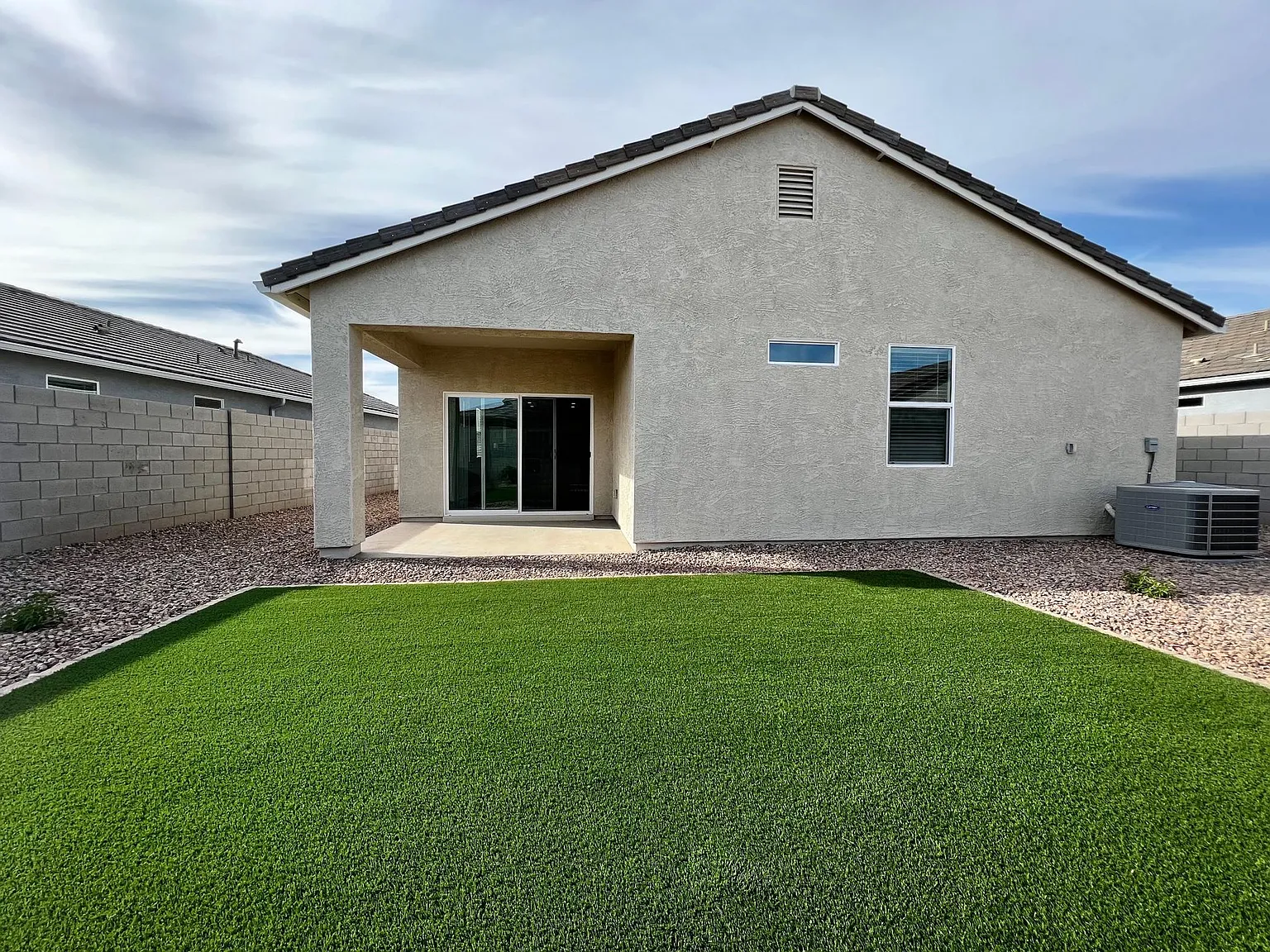 4 bed, 2.5 bath, 1867 sqft, $2,350 — Photo 3