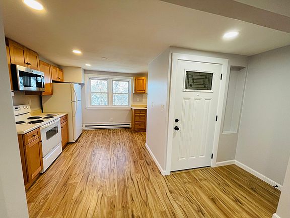 4th image of 129 Friend St #1-3