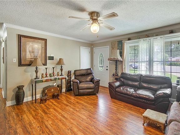 2nd image of 915 Woodshire Ct