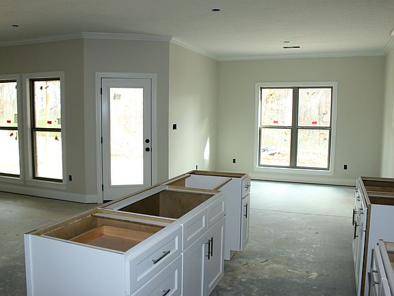 4th image of 18 Emerald Breeze Dr