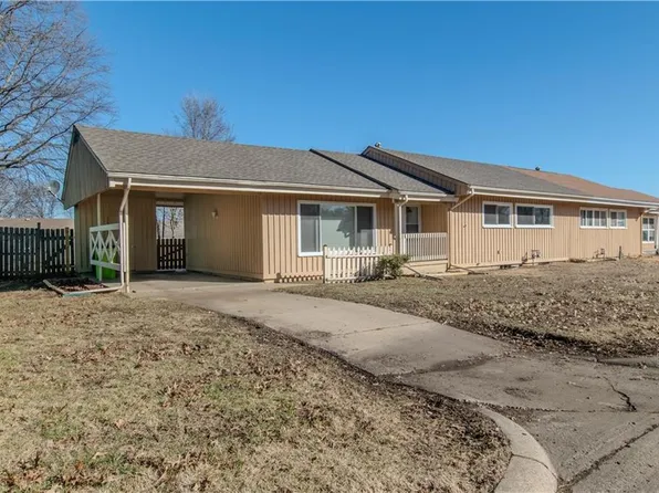 411 Sagebrush Ln, Belton, MO 64012