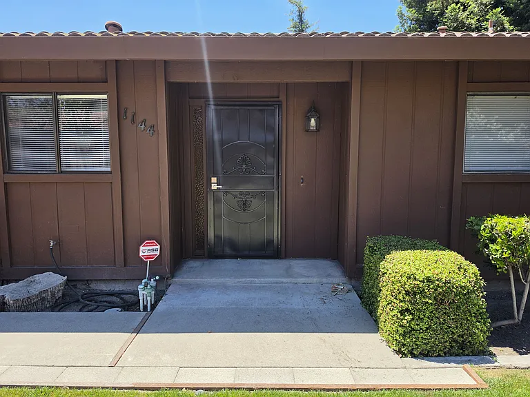 1144 Porter Ave — Photo 4