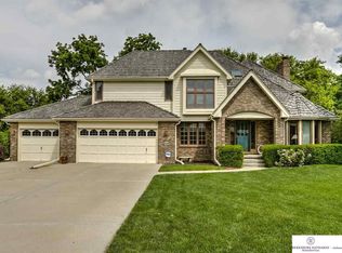 15424 Pine St, Omaha, NE 68144