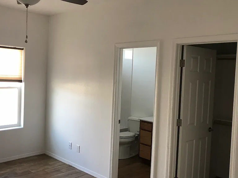 130 Santa Fe St SE — Photo 4