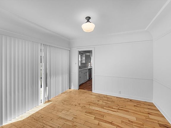 5th image of 9059 Carson St