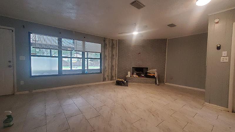 1st image of 1027 Saint Clair St