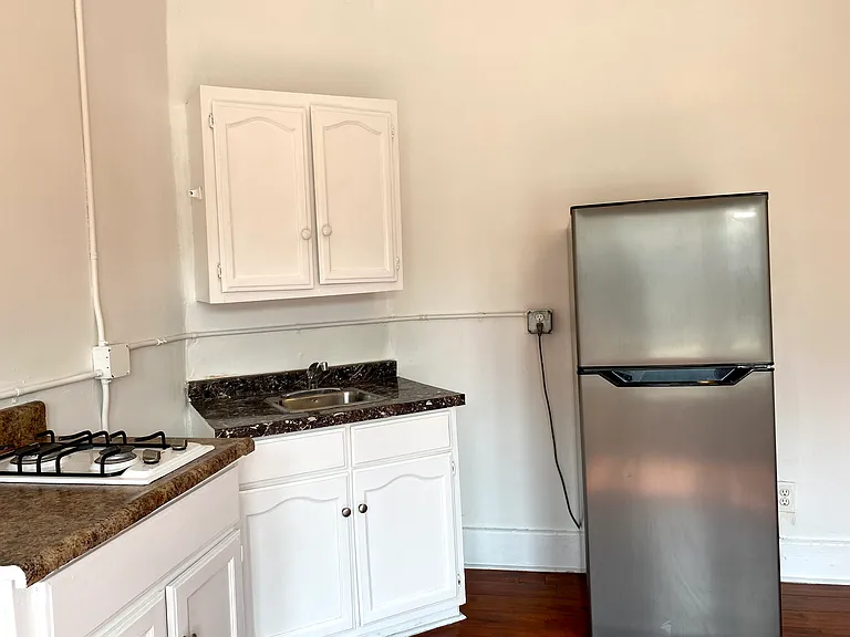 Bixel apts LLC — Photo 28