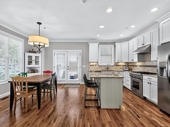 5th image of 2745 Oberlin Rd #103