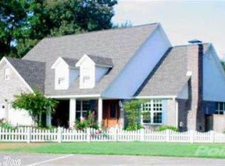 136 Rock Creek Dr, Morrilton, AR 72110