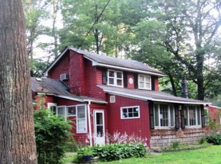 27 Grove St, Godeffroy, NY 12729