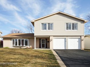 1533 Ramblewood Dr, Hanover Park, IL 60133