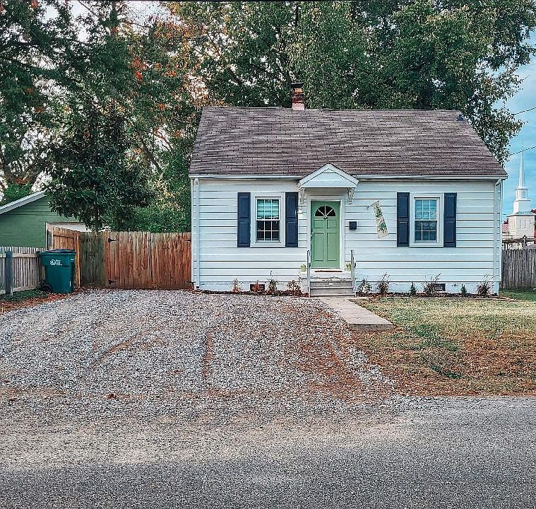 1st image of 8 Ivy Ave