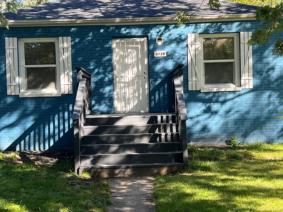 2729 Jackson St