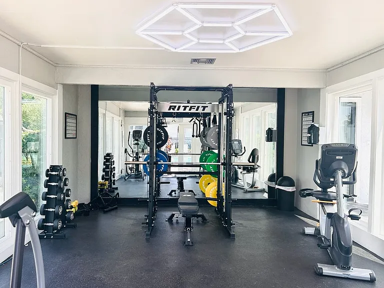 Tamarind Bay Apartments — Photo 7