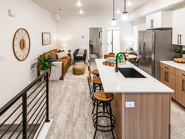 Central Heights Townhomes — Photo 63