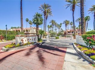 2700 Golf Club Dr APT 19, Palm Springs, CA 92264