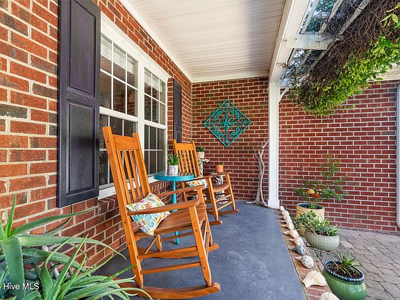 5th image of 1609 Sanderling Drive