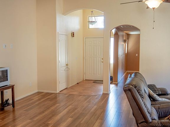 4th image of 17644 W Columbine Dr